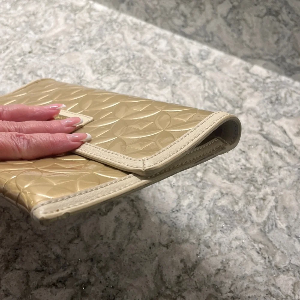 Spartina Gold Leather Clutch Handbag ~ 
Excellent condition - Picture 6 of 9